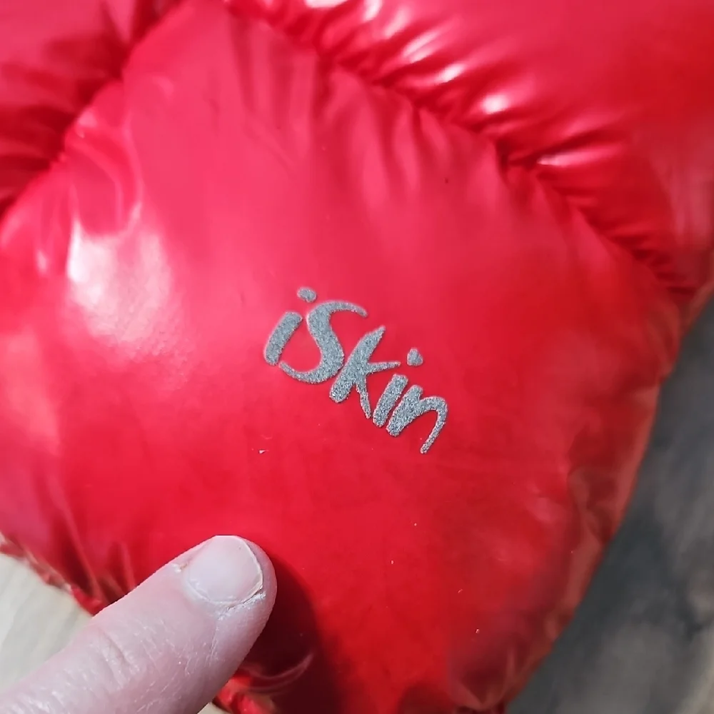 ISkin Summit 15 Q.West Vibrant Red Quilted Puffer Laptop Bag